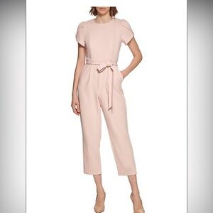 Calvin Klein

Tulip-Sleeve Jumpsuit